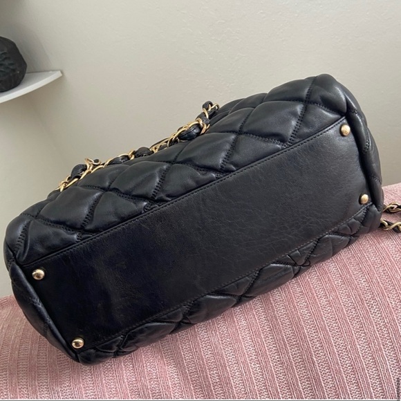 Chanel Bowler puff bag🖤 - Picture 9 of 13